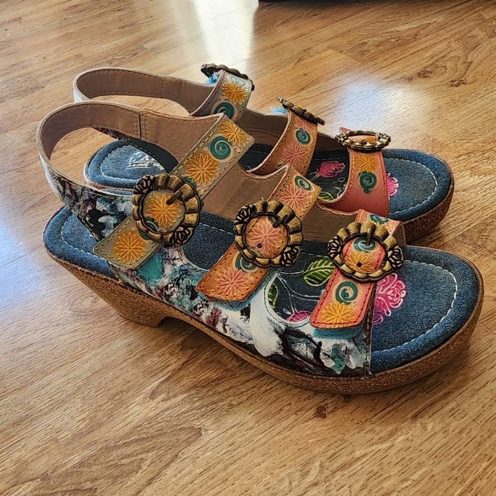 L'artiste colorful healed sandals, size 39 (8.5 US)